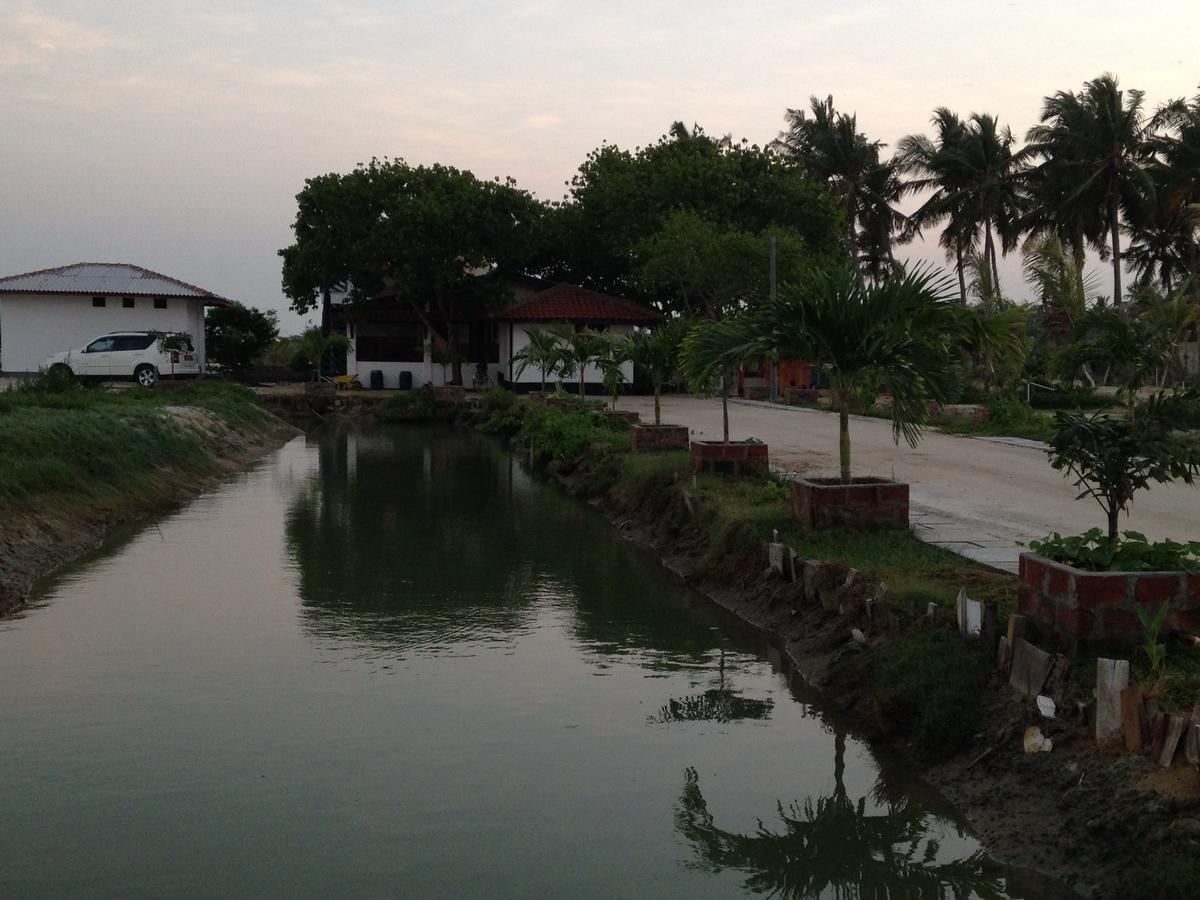 Anoleth Hotel Kalpitiya Exterior foto